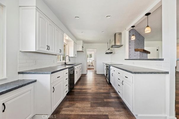 Interior, Kitchen, Pendant Lights, Recessed Lighting, Wood Texture Flooring