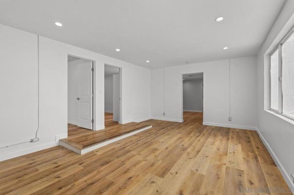 Empty room, Interior, Recessed Lighting, Wood Texture Flooring
