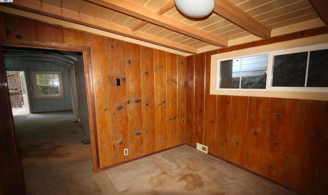 Empty room, Interior, Wooden Ceilings, Wooden Walls