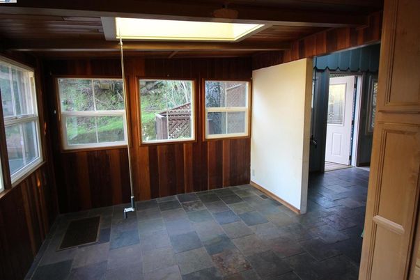Empty room, Interior, Wooden Ceilings, Wooden Walls