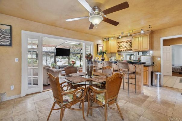 Dining room, Interior