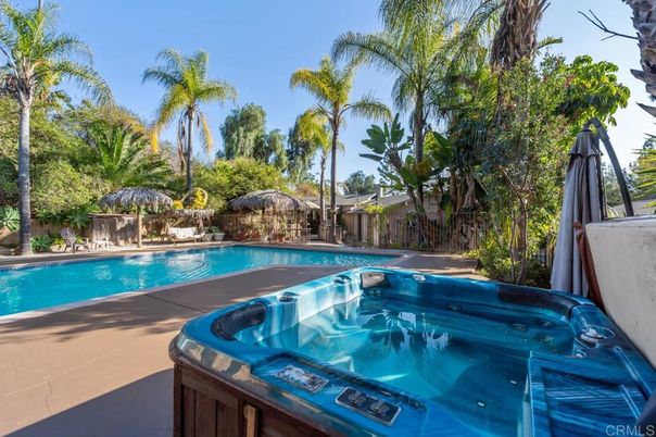 Exterior, Hot Tub, Pool