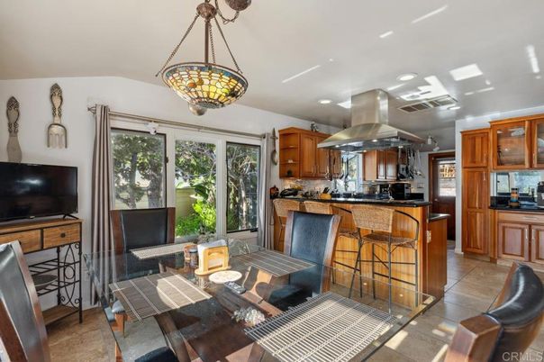 Dining room, Interior, Kitchen, Pendant Lights, Recessed Lighting, Stainless Steel Appliances