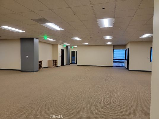Empty room, Interior, Projection Screen, Recessed Lighting