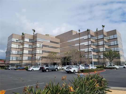 Exterior, Facade, Condo Building