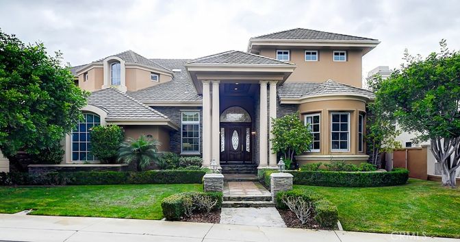 Exterior, Facade, Mediterranean