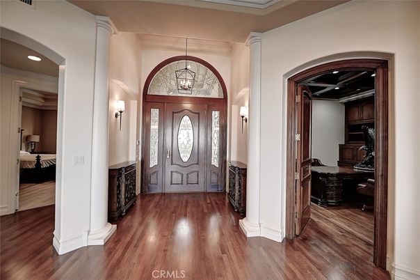 Interior, Pendant Lights, Recessed Lighting, Wood Texture Flooring