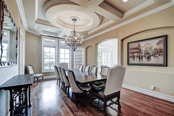 Chandelier, Dining room, Interior, Recessed Lighting, Wood Texture Flooring