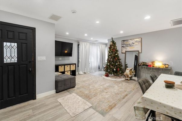 Dining room, Fireplace, Interior, Recessed Lighting, Wood Texture Flooring