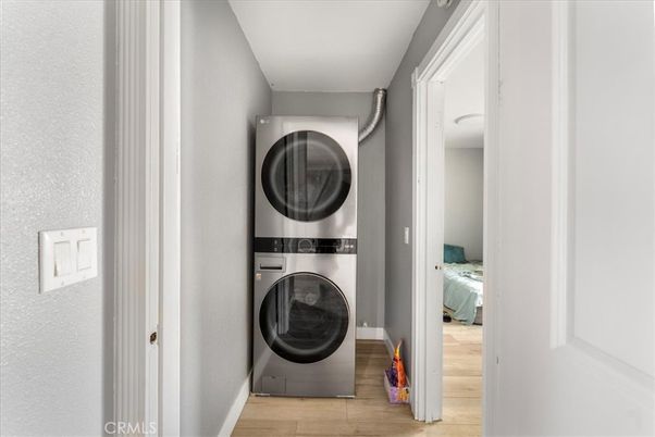 Interior, Utility Closets, Washer, Wood Texture Flooring