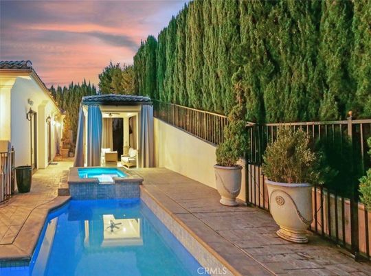 Exterior, Pool