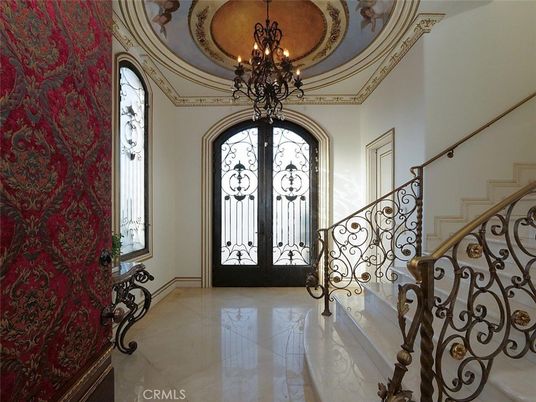 Chandelier, Interior