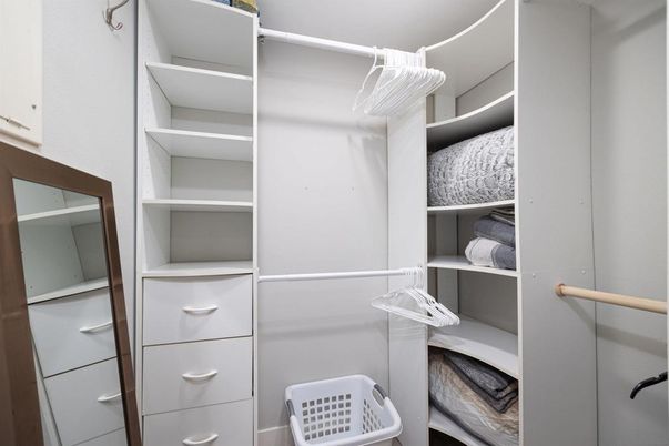 Interior, Walk-in Closets