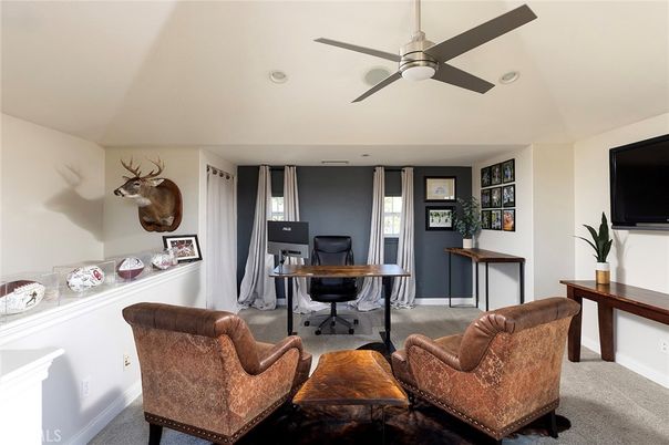 Home Office, Interior