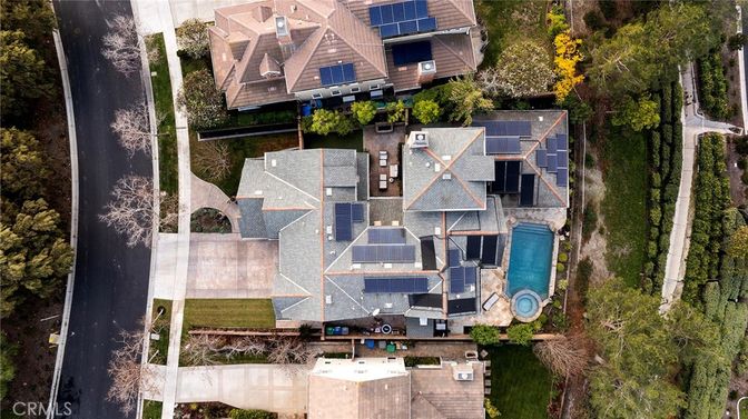 Exterior, Drone