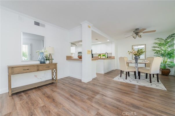 Dining room, Interior, Kitchen, Recessed Lighting, Wood Texture Flooring