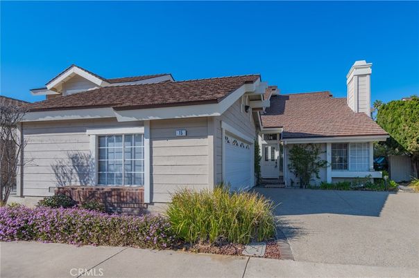 Attached, Exterior, Facade, Ranch