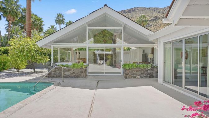 Exterior, Pool