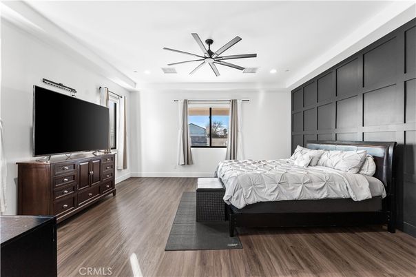 Bedroom, Interior, Pendant Lights, Recessed Lighting, Wood Texture Flooring