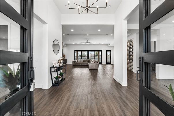 Fireplace, Interior, Living room, Pendant Lights, Recessed Lighting, Wood Texture Flooring