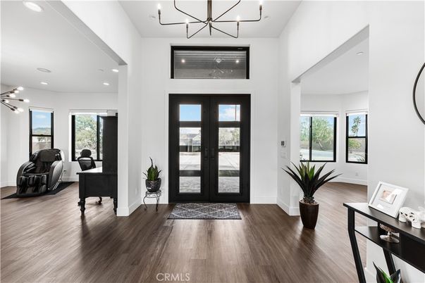 Interior, Pendant Lights, Recessed Lighting, Wood Texture Flooring