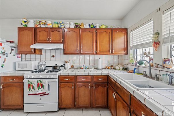 Interior, Kitchen, Tile Countertops