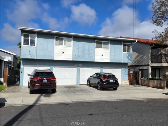 Attached, Exterior, Facade, Raised Ranch