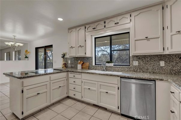 Chandelier, Interior, Kitchen, Recessed Lighting, Stainless Steel Appliances
