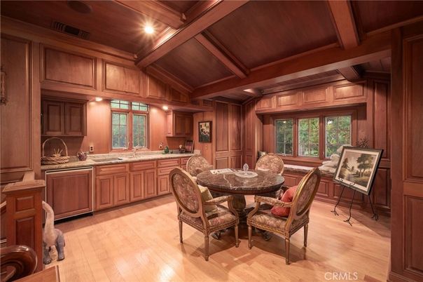 Dining room, Interior, Kitchen, Recessed Lighting, Wooden Beams, Wooden Ceilings, Wood Texture Flooring, Wooden Walls