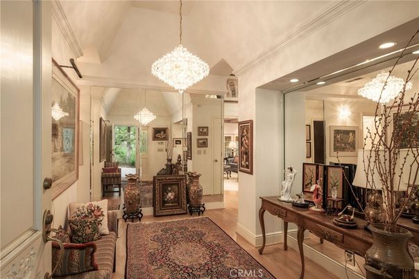 Chandelier, Interior, Recessed Lighting, Wood Texture Flooring