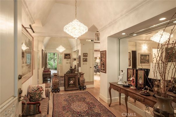Chandelier, Interior, Recessed Lighting, Wood Texture Flooring
