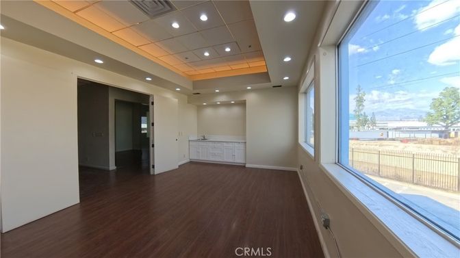 Empty room, Interior, Recessed Lighting, Wooden Ceilings, Wood Texture Flooring