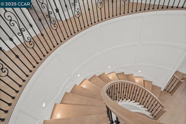 Chandelier, Interior, Recessed Lighting, Walk-in Closets, Wood Texture Flooring