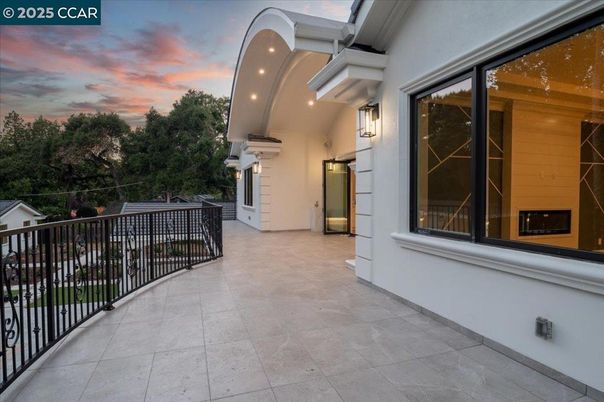 Exterior, Fireplace