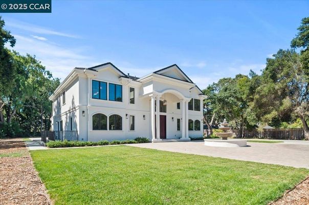 Backyard, Exterior, Facade, Farmhouse