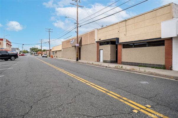 Exterior, Facade, None