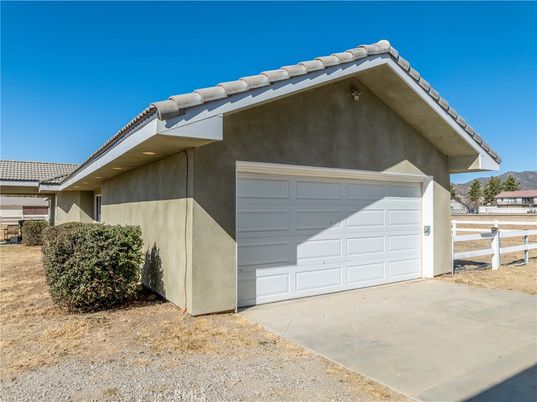 Detached Garage, Exterior