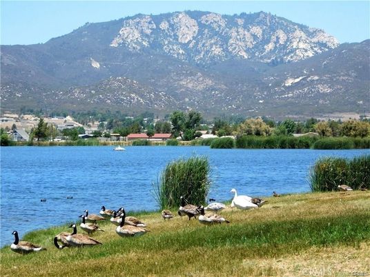 Exterior, Lake