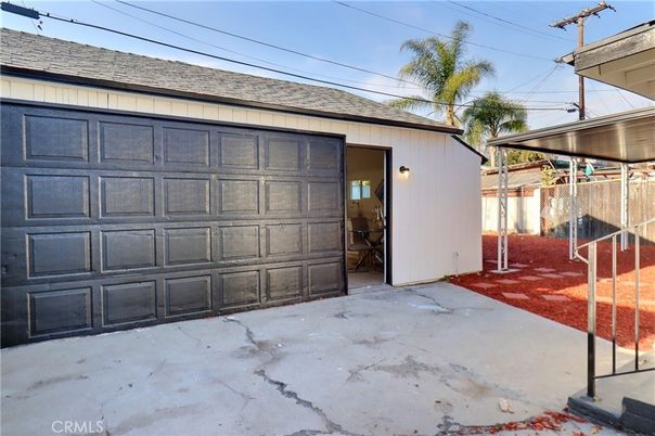 Detached Garage, Exterior