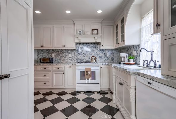 Interior, Kitchen, Recessed Lighting