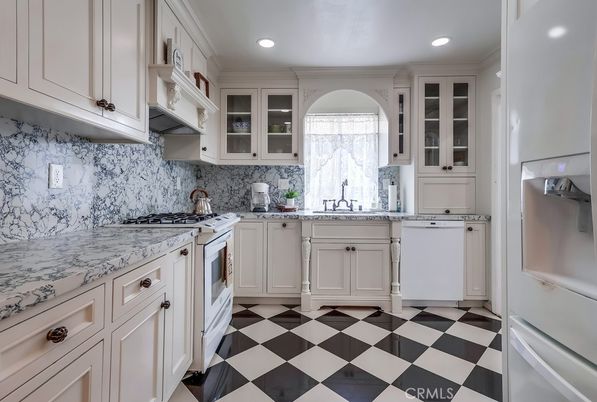 Interior, Kitchen, Recessed Lighting