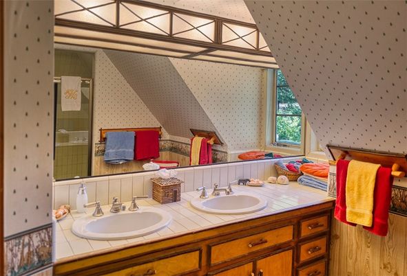 Bathroom, Interior, Tile Countertops