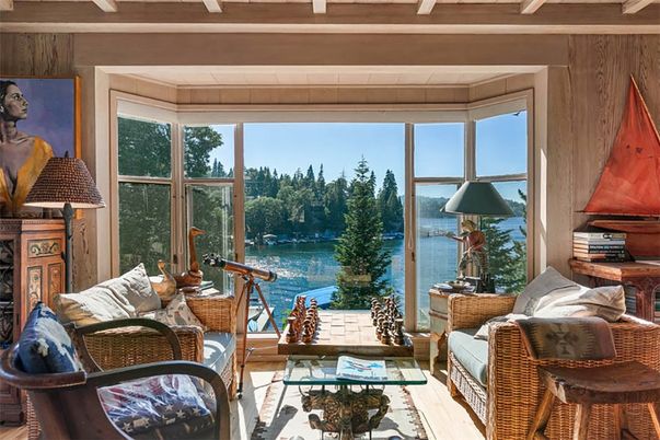 Interior, Living room, Sun Room, Water, Wood Texture Flooring