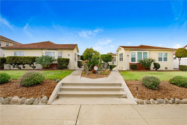 Exterior, Facade, Ranch