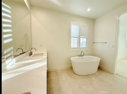 Bathroom, Dual Sink Vanities, Free Standing Baths, Interior, Recessed Lighting
