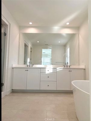 Bathroom, Dual Sink Vanities, Free Standing Baths, Interior, Recessed Lighting