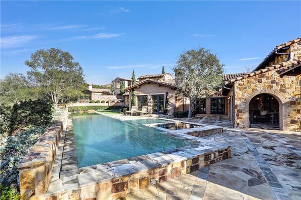 Exterior, Fireplace, Pool