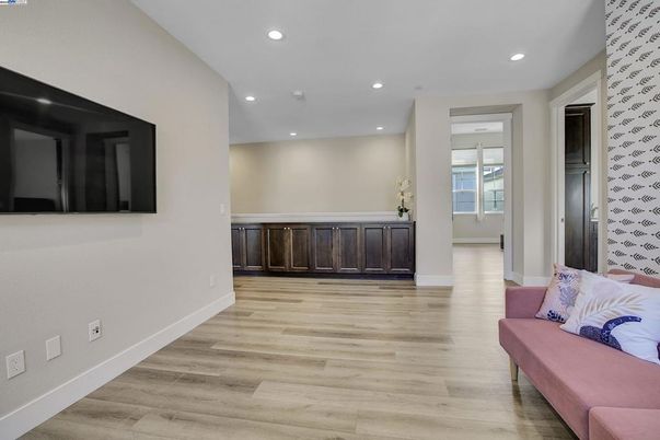 Interior, Recessed Lighting, Wood Texture Flooring