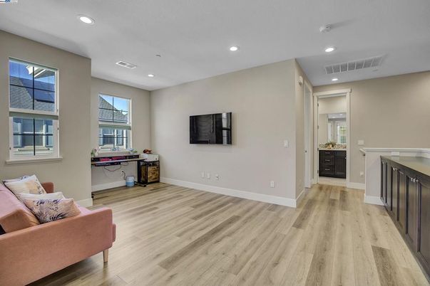 Interior, Recessed Lighting, Wood Texture Flooring