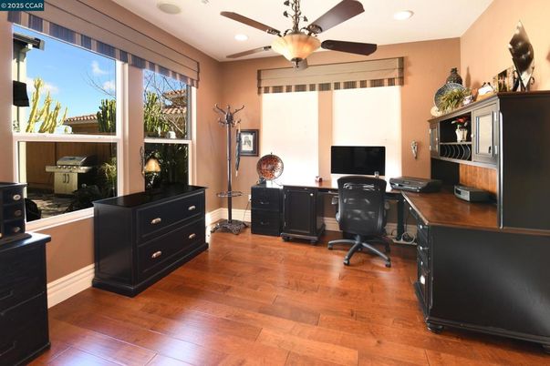Home Office, Interior, Recessed Lighting, Wood Texture Flooring